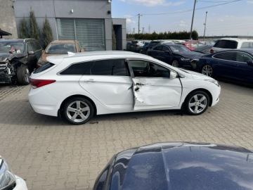 Hyundai i40 Kombi Facelifting 2018 1.6 CRDI (HIGH) 136KM 2019 Hyundai i40 Succes Podgrzewanie Klimatronik Kamera, zdjęcie 3