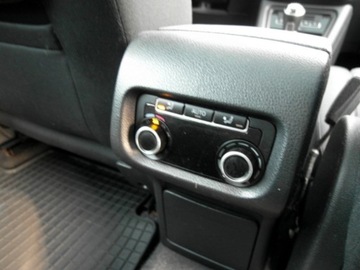 Volkswagen Sharan II Van 2.0 TDI-CR BMT 140KM 2012 Volkswagen Sharan Xenon Led Szklany Dach Klimatronik 2.0 Diesel 140KM, zdjęcie 21