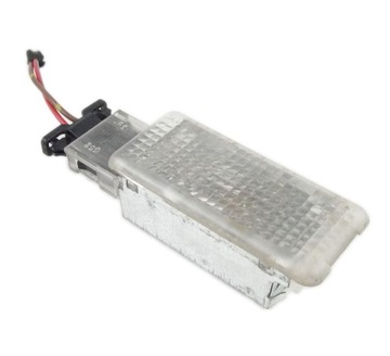 Lampka oświetlenie kabiny VW Golf VI 6 Eos Scirocco 7L0947415 6L0947565