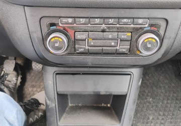 Volkswagen Golf Plus II 2013 Volkswagen Golf Plus 2013r, 1.6 TDI. Lekko uszkodzony lewy bok. Jezdzi., zdjęcie 13