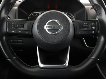 Nissan Qashqai III Crossover 1.3 DIG-T MHEV 140KM 2022 Nissan Qashqai MHEV Automatyczna klimatyzacja, zdjęcie 20