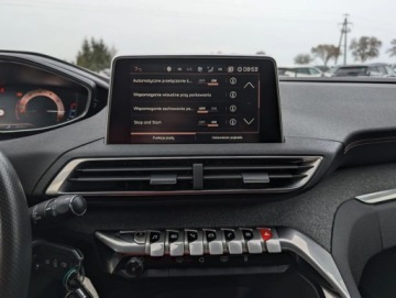 Peugeot 3008 II Crossover 1.2 PureTech 130KM 2017 Peugeot 3008 Rezerwacja 1.2 Benzyna 130KM, zdjęcie 31