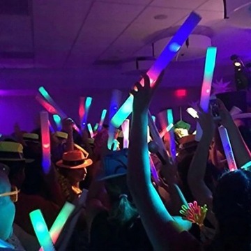 PAŁKA PIANKOWA ŚWIECĄCA LED MIECZ ŚWIETLNY PARTY