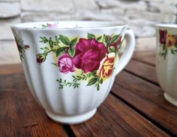 Чашки Lady Sophie OldCountry Rose Royal Albert с обивкой