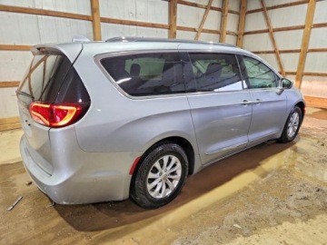 Chrysler Pacifica II 2020 Chrysler Pacifica Touring L 2020 3.6 Benzyna 287KM, zdjęcie 3