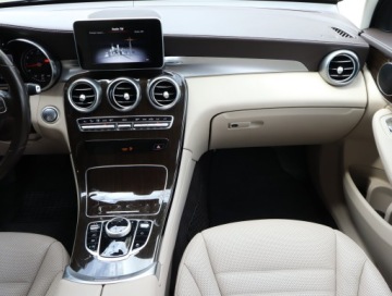 Mercedes GLC C253 SUV 2.0 250 211KM 2019 Mercedes GLC GLC 250 4MATIC, Salon Polska, zdjęcie 7
