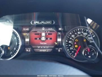  RAM 1500 2021r., Laramie, od ubezpieczalni 5.7 Benzyna 395KM, zdjęcie 10
