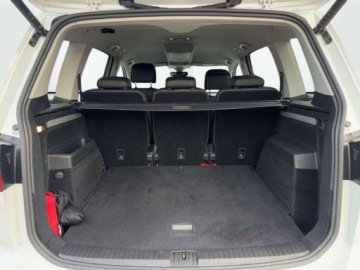 Volkswagen Touran III 1.5 TSI EVO 150KM 2022 Volkswagen Touran Touran, Ogrzewanie Postojowe, Hak, Asystenci, Kamera, 1.5, zdjęcie 11