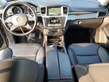 Mercedes Klasa M W166 2015 Mercedes-Benz ML 2015 Mercedes-Benz ML 350 4MATIC 3.5 Benzyna 302KM, zdjęcie 8