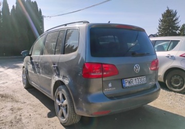 Volkswagen Touran II 1.6 TDI 105KM 2012 Volkswagen Touran 2012r, 1.6 TDI. Lekko przetarte boki. Jezdzi. 1.6 Diesel, zdjęcie 3