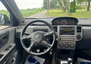 Nissan X-Trail I 2.2 Di 136KM 2004 Nissan X-Trail Bez korozji, klimatyzacja 2.2 Diesel 136KM, zdjęcie 18