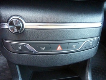 Peugeot 308 II Hatchback Facelifting 1.5 BlueHDI 130KM 2019 Peugeot 308 STYLE*1.5 Hdi 131, zdjęcie 32