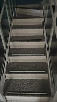 ЛЕНТА ПРОТИВСКОЛЬЗЯЩАЯ с флуоресцентной полосой 50мм 3м