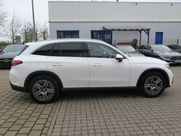 Mercedes GLC C254/X254 2025 MERCEDES-BENZ GLC 200 d 4-Matic AMG Line 2.0 (163KM) 2025, zdjęcie 2