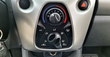 Peugeot 108 2015 Peugeot 108 1,0 70KM Benzyna 5-Drzwi Klima Led Serwis Benzyna 70KM, zdjęcie 13