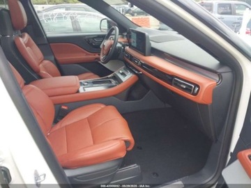 Lincoln Aviator 2025 Lincoln Aviator Reserve 2025 3.0l 3.0 Benzyna 400KM, zdjęcie 9