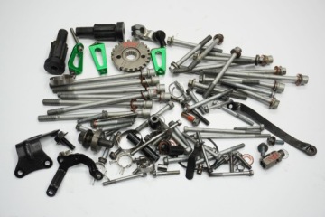 KAWASAKI Z1000 14-19 КОМПЛЕКТ БОЛТОВ КРЕПЛЕНИЯ ДВИГАТЕЛЯ