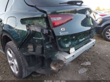 Alfa Romeo Stelvio SUV 2.0 Turbo 280KM 2018 Alfa Romeo Stelvio 2018 r., 2,0L AWD 2.0 Benzyna 280KM, zdjęcie 9