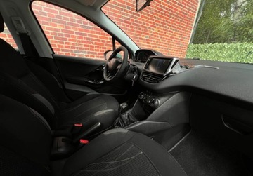 Peugeot 208 I Hatchback 3d 1.2 VTI 82KM 2013 Peugeot 208 Czujniki Kamera niski przebieg Gwarancja w cenie WarszawaVLAV, zdjęcie 7