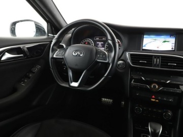 Infiniti Q30 2.0T 211KM 2017 Infiniti Q30 4x4 automat skóra/alcantara navi, zdjęcie 15