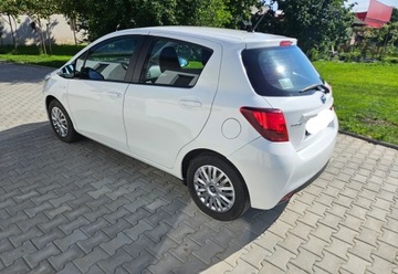 Toyota Yaris III 2015 TOYOTA YARIS 1.5 Hybrid 75 KM, zdjęcie 1