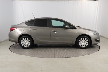 Opel Astra J Sedan 1.6 Twinport ECOTEC 115KM 2016 Opel Astra 1.6 16V, Salon Polska, 1. Właściciel, zdjęcie 5