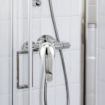 Смеситель для ванны с трехходовым переключателем