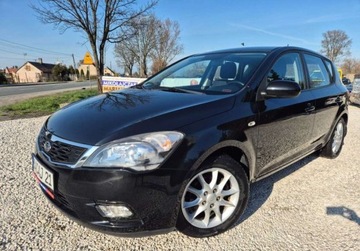 Kia Ceed I Hatchback 5d Facelifting 1.4 DOHC 109KM 2010 Kia Ceed KIA CEED Z ROKU 2010 TYLKO 134000 Tkm...