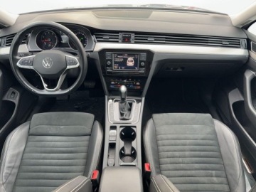 Volkswagen Passat B8 Variant Facelifting 1.5 TSI EVO 150KM 2022 Volkswagen Passat 1.5 TSI 150KM DSG FV23 AppConnect ACC 1.5 Benzyna, zdjęcie 9