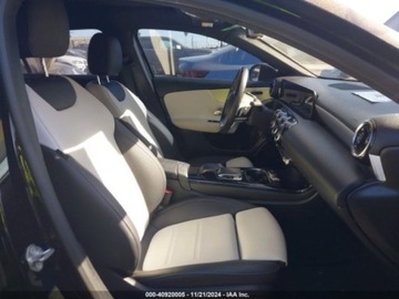 Mercedes Klasa A W177/V177 2019 Mercedes-Benz Klasa A 2019r., 2.0l, od ubezpieczalni 2.0 Benzyna 188KM, zdjęcie 8
