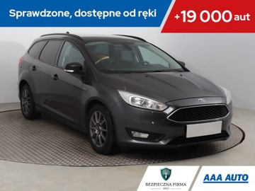 Ford Focus III Kombi Facelifting 1.0 EcoBoost 125KM 2015 Ford Focus 1.0 EcoBoost, Navi, Klima, Tempomat