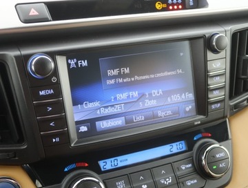 Toyota RAV4 IV MPV Facelifting 2.5 Hybrid 197KM 2016 Toyota RAV 4 2.5 Hybrid, Salon Polska, Serwis ASO, zdjęcie 12