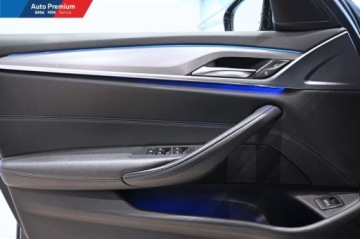 BMW Seria 5 G30-G31 Limuzyna 520d 190KM 2020 BMW Seria 5 520d xDriveFV23LED Fog LightsFotel SportowyM Pakiet Sportowy, zdjęcie 9