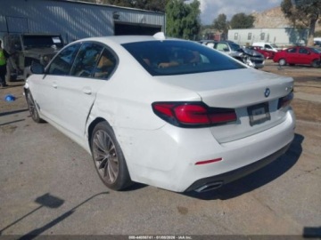 BMW Seria 5 G30-G31 2022 BMW Seria 5 540i 2022 3.0 Benzyna 335KM, zdjęcie 3
