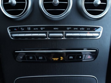 Mercedes GLC C253 SUV Facelifting 2.0 200d 163KM 2020 Mercedes GLC GLC 200 d 4MATIC, Salon Polska, zdjęcie 11