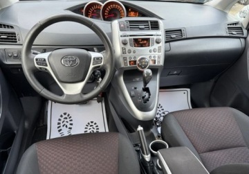 Toyota Verso Minivan 1.8 Valvematic 147KM 2010 Toyota Verso Automat, 7 osobowy, salon Polska, dach panoramiczny 1.8 147KM, zdjęcie 4