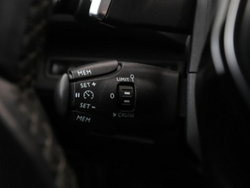 Peugeot 3008 II Crossover 1.5 BlueHDI 130KM 2019 Peugeot 3008 automat navi PDC LED tempomat, zdjęcie 33