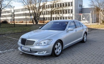 Mercedes Klasa S W221 Limuzyna 5.5 V8 (500) 388KM 2006 Mercedes-Benz Klasa S 5,5V8 (388KM) 5.5 Benzyna 388KM