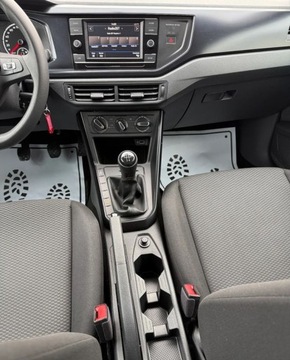 Volkswagen Polo VI Hatchback 5d 1.0 TSI 95KM 2018 Volkswagen Polo salon Polska. Serwis ASO. Czujniki Benzyna 95KM, zdjęcie 4