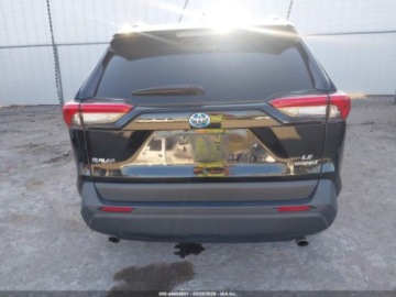 Toyota RAV4 V 2023 Toyota RAV4 Toyota RAV4 Hybrid LE AWD 2023 2.5 Hybryda 176KM, zdjęcie 3