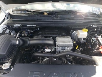 RAM 1500 2024, 5.7L, 4x4, LARAMIE, po gradobiciu 5.7 Benzyna 392KM, zdjęcie 10
