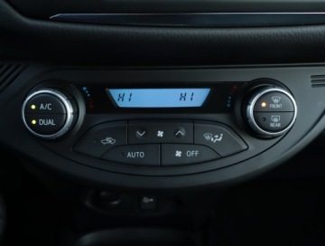 Toyota Yaris III Hatchback 5d Facelifting 2017 1.5 Hybrid 100KM 2018 Toyota Yaris 1.5 Hybrid, Salon Polska, Serwis ASO, zdjęcie 12