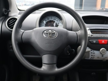 Toyota Aygo I Hatchback 5d Facelifting 1.0 VVT-i 68KM 2013 Toyota Aygo 1.0 VVT-i, Salon Polska, Klima, zdjęcie 13