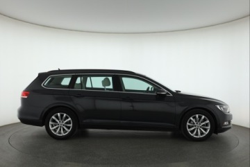 Volkswagen Passat B8 Variant 2.0 TDI BlueMotion SCR 150KM 2016 VW Passat 2.0 TDI, Automat, Navi, Klima, zdjęcie 5