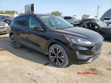 Ford Kuga III 2021 Ford Kuga 2021 r., 2,5L SE 2.5 Hybryda 200KM, zdjęcie 2