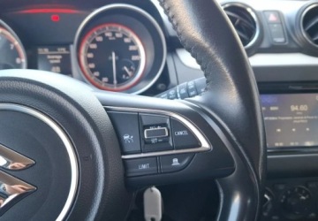 Suzuki Swift VI Hatchback Facelifting 1.2 DualJet SHVS 83KM 2021 Suzuki Swift serwisowany 1.2 Benzyna 83KM, zdjęcie 20