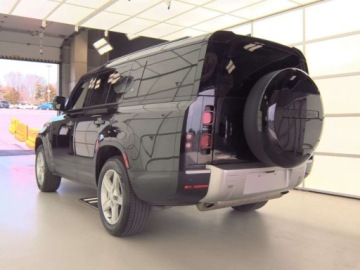 Land Rover Defender IV (L663) 2023 Land Rover Defender 130 SE 2023 3.0 Benzyna 395KM, zdjęcie 1