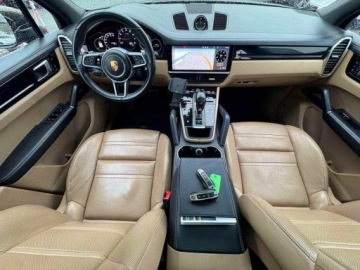 Porsche Cayenne III 2021 Porsche Cayenne 2021 PORSCHE CAYENNE 3.0 Benzyna 335KM, zdjęcie 4