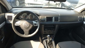 Opel Vectra C Sedan 1.9 CDTI 120KM 2004 Opel Vectra Ozarow Mazowiecki 1.9 diesel 2004 rok podukcji KOMIS TYSIAK, zdjęcie 6