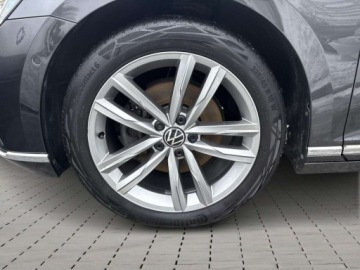 Volkswagen Passat B8 Variant Facelifting 2.0 TDI SCR 200KM 2022 Volkswagen Passat TDI 4Motion 200KM Elegance DSG LED Matrix Harman Kard, zdjęcie 21